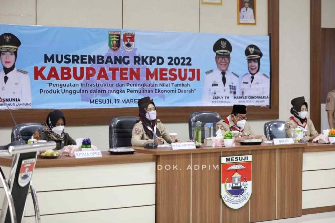 Tumbuhkan Ekonomi Kerakyatan di Desa, Pemprov Lampung Dorong Mesuji Kembangkan Budidaya Ikan Jelabat dan Belida