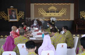 Bupati Hj. Winarti Laksanakan Rapat Evaluasi dengan Kepala Puskesmas se-Kabupaten Tulang Bawang