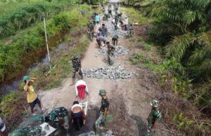 TMMD ke 110 Kodim 0429/Lamtim, Bangun jalan Onderlagh warga Sukorahayu – Karang Anyar ekonomi menjadi Baik