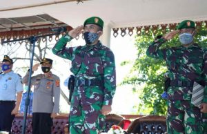 Plt Bupati Pesibar Hadiri Paripurna Bulanan