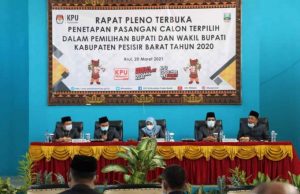KPU Pesibar Tetapkan Agus – Zulqoini Pemenang Pilbup 2020