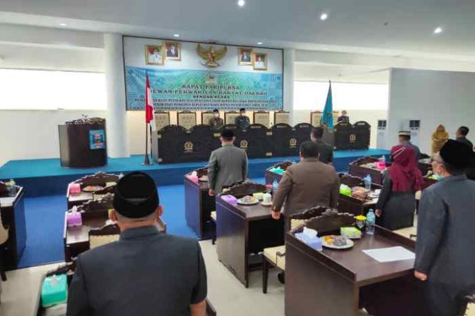 DPRD Pesibar, Gelar Paripurna Pengumuman Pleno KPU Atas Penetapan Hasil Pilbup 2020