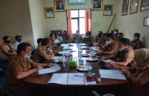 Persiapan HUT ke-8, Pemkab Pesibar Gelar Rapat
