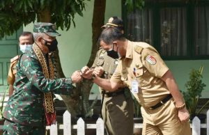 Danrem 043/Gatam Kunjungan kerja Ke Kodim 0426/Tuba Disambut Prajurit Dan Forkopimda