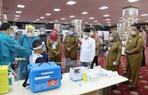 Gubernur Arinal dan Wagub Chusnunia Dampingi Kunjungan Wapres K.H. Ma’ruf Amin, Pelaksanaan Tahapan Vaksinasi di Lampung Dinilai Wapres Sangat Baik