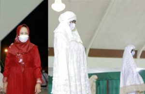Bupati Hj.Winarti dengan Ir.Antoni, Beserta Seluruh Kepala OPD dan Masyarakat Tarawih Bersama