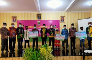 Walikota Metro Hadiri Penyerahan Bantun Sosial Kepada LKS dan LKSA