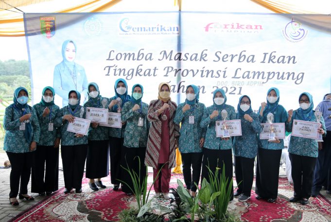 Ibu Riana Sari Arinal Buka Lomba Masak Serba Ikan Tingkat Provinsi Lampung di PKK Agro Park Sabah Balau