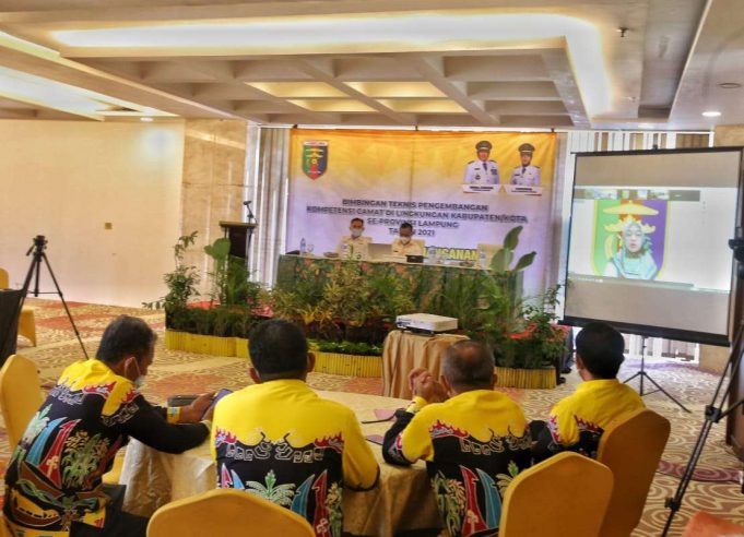 Wagub Chusnunia Buka Bimtek Pengembangan Kompetensi Pimpinan Daerah Bagi Camat se-Provinsi Lampung Tahun 2021