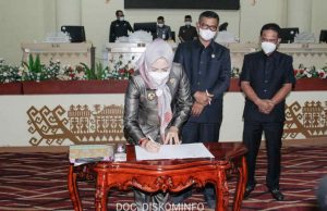 Bupati Tuba Hadiri Rapat Paripurna Pembicaraan Tingkat I Atas Raperda Pertanggungjawaban Pelaksanaan APBD TA 2020