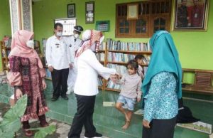 Dukung Kampung Literasi Desa Pasuruan, Zaidirina Bakal Pasang Wifi Corner Untuk Perpustakaan Digital
