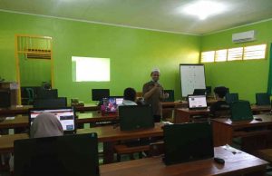 Dosen Prodi Sistem Komputer PTS Terbaik se Sumbagsel ini Jadi Tutor Siswa SMAN 1 Metro di Kompetisi Sains Nasional Tingkat Provinsi