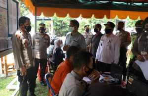 Kapolres Bogor Kota, Monitoring Pelaksanaan 160 Warga Divaksin di Bogor Barat