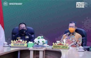 Ketua DPRD Lampung Mingrum Gumay Bersama Sekda Fahrizal Darminto Mengikuti Kegiatan #PrayFromHome