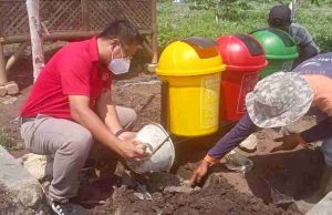 CCEP Indonesia dan Forum Pendidik Sukanegara Salurkan Tempat Sampah Edukasi