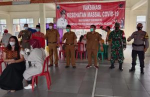 Tekan Angka Kenaikan Covid-19, Sidomulyo Gelar Vaksinasi Didampingi Koramil, PDI dan Jajaranya