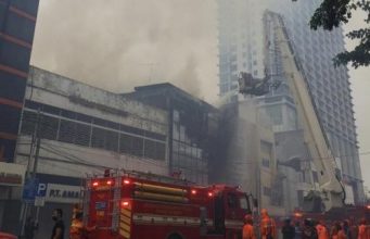 Si Jago Merah Lahap Ruko Depan LTC Glodok di Tamansari Jakbar