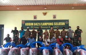 Silaturahmi dan Penyerahan Mesin Pompa Air dari Dandim 0421/LS Kpd Pok Tani yang terlibat pada Sas Giat Oplah