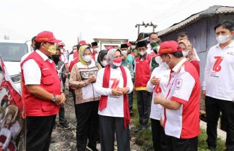 Ibu Riana Sari Arinal Salurkan Bantuan untuk Korban Banjir di Lampung Timur