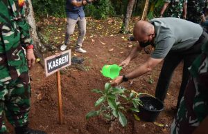 Hadiri Penutupan TMMD Imbangan Ta. 2022 Kodim 0410/KBL Kasrem 043/Gatam Tanam Pohon Penghijauan