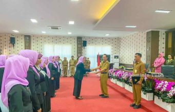 Bupati Drs. Qudrotul Ikhwan, M.M. Mengukuhkan Pengurus Dekranasda Kabupaten Tulang Bawang Masa Bakti 2022 – 2027