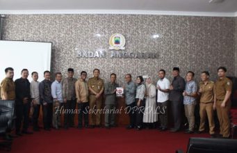 Kunker ke DPRD Lamsel, Anggota DPRD Priengsewu dan Rombongan Berkonsultasi Mengenai Beberapa Perda