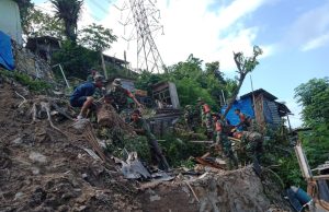 Babinsa Kodim 0421/Ls Cepat dan Tanggap Atasi Dampak Banjir
