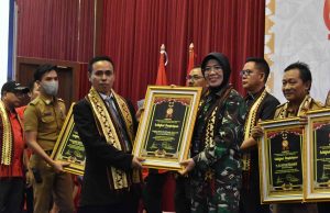 Sukses Lakukan Pembinaan Teritorial Korem, 043/Garuda Hitam Terima Penghargaan PWDPI Award 2023