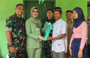 Jelang Bulan Suci Ramadhan, Dandim 0421/Ls Hadiahkan Rumah untuk Warga Pesawaran