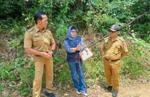 Mardiana Bersama BPJN Tinjau Jembatan Gantung Pekurun Utara-Prianganbaru