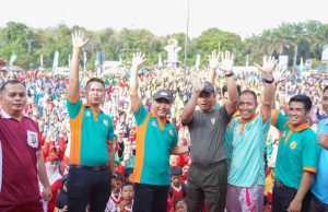Didatangi Pj Bupati Apriyadi, Halaman Kantor Camat Supat ‘Banjir’ Keringat