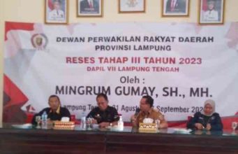Tinjau Aspirasi, Ketua DPRD Mingrum Gumay Sambangi SMAN 1 Seputih Banyak