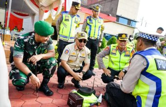 PJ Bupati Apriyadi Hadir Gelar Apel dan Cek Kesiapan Personel Pengamanan TPS Pemilu 2024