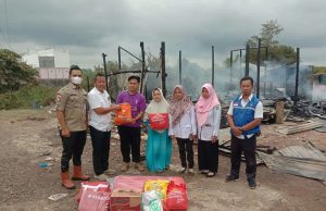 Pemkab Muba Gerak Cepat Serahkan Bantuan Kepada Korban Kebakaran di Kelurahan Mangun Jaya