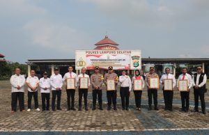Sukses Dalam Pengamanan, Jajaran Polres Lamsel Terima Dua Penghargaan