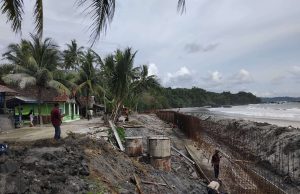 Proyek Talud Penahan Abrasi Dengan Nilai Milyaran Rupiah di Pekon Cahya Negeri Tidak Transparan