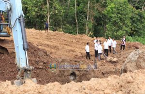 Bupati Agus Istiqlal Tinjau Lokasi Pembangunan Rumah Sakit Way Batu