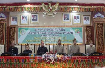 Peringati HUT ke-12, Bupati-Wabup Pesibar Hadiri Rapat Paripurna DPRD