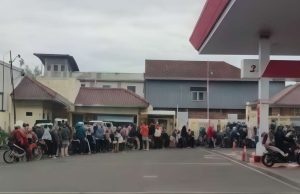 BBM Langka, Oknum Penjual Minyak Eceran di Kaur Berlomba Naikkan Harga Sehingga Masyarakat Kesulitan