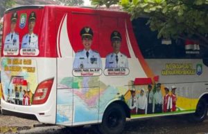 Era Bupati Kaur Gusril Pausi, Bus Sekolah Kembali Beroperasi dan Warga Tersenyum
