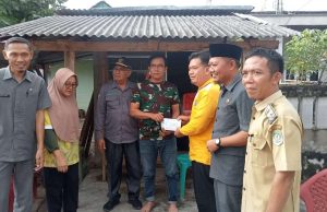 Asisten Mewakili Wabup Kaur dan Ketua Baznas Kaur Berikan Bantuan kepada Korban Kebakaran