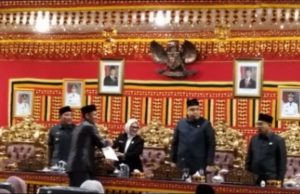 Gelar Rapat Paripurna, DPRD Sampaikan Dua Ranperda Kepada Bupati Lampung Selatan
