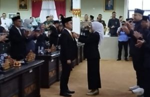 Isi Kekosongan Kursi Alm Made Sukintre, Ahmad Al Akhran Dilantik Sebagai PAW DPRD