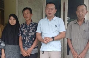 Anggota DPRD Lamsel Agus Sartono Kunjungi Korban Pencabulan, Desak Penegakan Hukum Dan PPA Turun Tangan