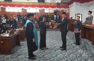 Erni Yuliarti,S.E Hari Ini Dilantik dan Diambil Sumpah Jabatannya Oleh Ketua Pengadilan Agama