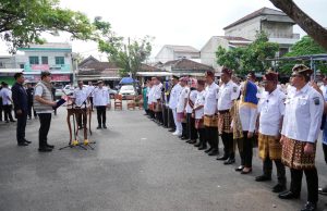 Dilantik di Tengah Pasar, Bupati Egi Ingatkan Pejabat Soal Realitas Pengabdian
