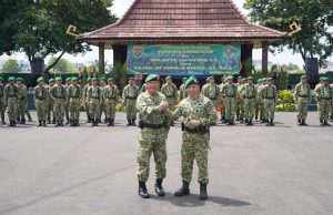 Korem 043/Gatam Gelar Tradisi Penyerahan Pasukan, Tongkat Kepemimpinan Resmi Beralih