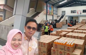 Puluhan Minuman Segar Menjelang Idul Fitri 1447, H. Mardianto Bagikan THR ke Warga