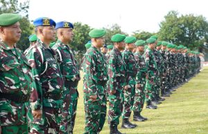 Korem 043/Gatam Gelar Upacara Bulanan dan Keberangkatan Prajurit dan PNS Yang Melaksanakan Cuti