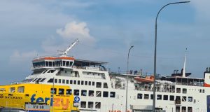 H-7 Pantauan Arus Mudik Dari ASDP Merak – Bakauheni Kendaraan R2/R4 Mulai Padat Merayap